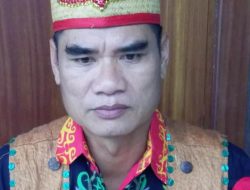 RAJA DAYAK DIHINA : TOKOH  DAYAK KALTENG E.P. ROMONG ANGKAT BICARA