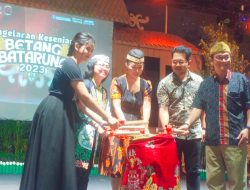 PAGELARAN KESENIAN BETANG BATARUNG TAHUN 2023 DISELENGGARAKAN DENGAN MERIAH