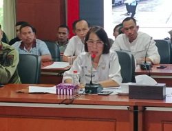 Pemerintah Kabupaten Murung Raya Perbaiki Sejumlah Pedagang Alun-alun Pada Lahan Parkir Dan Trotoar