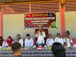 Kadispursip Murung Raya Mengimbau Masyarakat Desa Bahitom Dan  Danau  Gunakan I-Murung Raya (E-Book)