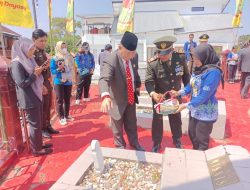 Ketua DPRD Mura Ikuti Ziarah Ke Taman Makam Pahlawan