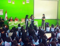 DP3A DALDUKKB Edukasi Dan Beri Tablet Tambah Darah Pada Pelajar