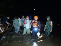 Pj Bupati Barsel Tinjau Titik Lokasi Banjir