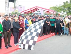 Gubernur Kalteng H. Sugianto Sabran Buka Rangkaian Kegiatan Jalan Sehat dan Deklarasi Pemilu Damai Tahun 2024