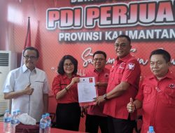 Siap Maju di Pilkada Pulang Pisau, Pudjirustaty Narang Daftarkan Diri ke PDI Perjuangan Kalteng
