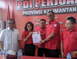 Dukungan Moril, Agustin Teras Narang Antar Pudjirustaty Narang Daftarkan Diri Sebagai Bacalon Bupati Pulang Pisau di PDI Perjuangan Kalteng