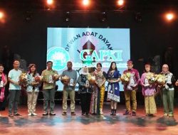 Meriah! Ratusan Orang Hadiri Pagelaran Kesenian Betang Batarung di Palangka Raya