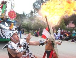 Karnaval Budaya dalam Rangka Hari Jadi ke- 22 Murung Raya Berlangsung Meriah