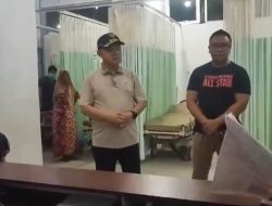 Deddy Winarwan Pj. Bupati Barsel Menjenguk Korban Penganiayaan Di RSUD Jaraga Sasameh Buntok