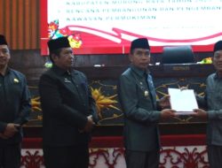 Rapat Paripurna Ke-4 DPRD Murung Raya: Penyerahan Raperda dan Apresiasi Terhadap Pembangunan Daerah