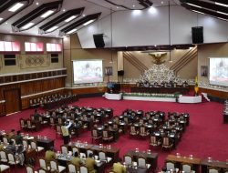 Pelantikan Anggota PAW DPRD Kalteng, Ketua Dewan Tekankan Pentingnya Sinergi