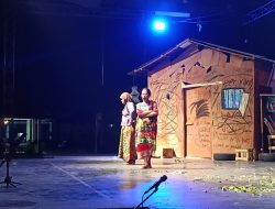 Perdana! Pentas Teater Modern “Cahaya Dalam Cahaya, Kabut” Digelar di UPT Taman Budaya Kalteng