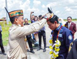 Gubernur Kalteng Sambut Menteri Lingkungan Hidup dengan Prosesi Adat Dayak