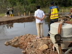 Gubernur Kalteng H. Agustiar Sabran, Tinjau Langsung Ruas Jalan Amblas Kereng Pangi–Sampit