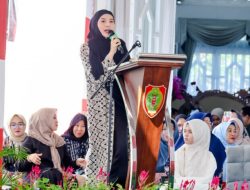 Ribuan Muslimah Hadiri Pengajian Akbar Peringatan Maulid Nabi di Istana Isen Mulang