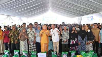 Gubernur Kalteng Tegaskan Komitmen Pemerintah Hadir untuk Rakyat Lewat Pasar Murah di Kotawaringin Barat