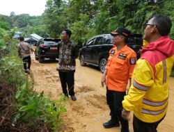 Bupati Heriyus Tinjau Jembatan Rusak Akibat Banjir dan Longsor di Murung Raya
