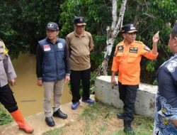 Bupati Mura, Heriyus Respons Cepat Banjir di Jalan Pulao Basan Puruk Cahu