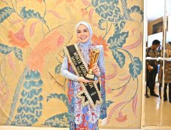 Aisyah Thisia Agustiar Sabran Raih Penghargaan Nasional Bunda PAUD Wiyata Dharma Muda