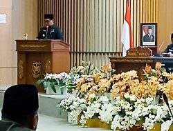 Bupati Barito Utara Sampaikan Jawaban Fraksi DPRD Terkait Raperda APBD 2026