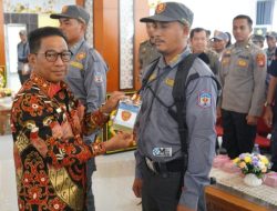 Buka Pelatihan Satlinmas, Heriyus Tekankan Penguatan Peran Satlinmas Dalam Menjaga Ketertiban Daerah