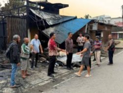 Bupati Barito Utara Tinjau Lokasi Kebakaran di Jl Merak, Pastikan Bantuan Segera Disalurkan