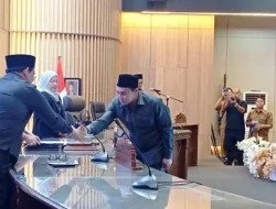 Bupati Barito Utara Paparkan Strategi Ekonomi dan Pendidikan di Paripurna DPRD