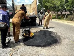 Gerak Cepat Dinas PUPR Tindaklanjuti Keluhannya Warga Soal Jalan Berlubang