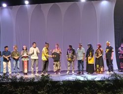 Pagelaran Sendratari Nansarunai Usak Jawa “Susi Tungkau Nansarunai” Pukau Ratusan Masyarakat Kalteng