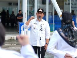 Bupati Tekankan Peningkatan Mutu Pelayanan Saat Pimpin Apel Pagi di RSUD Muara Teweh