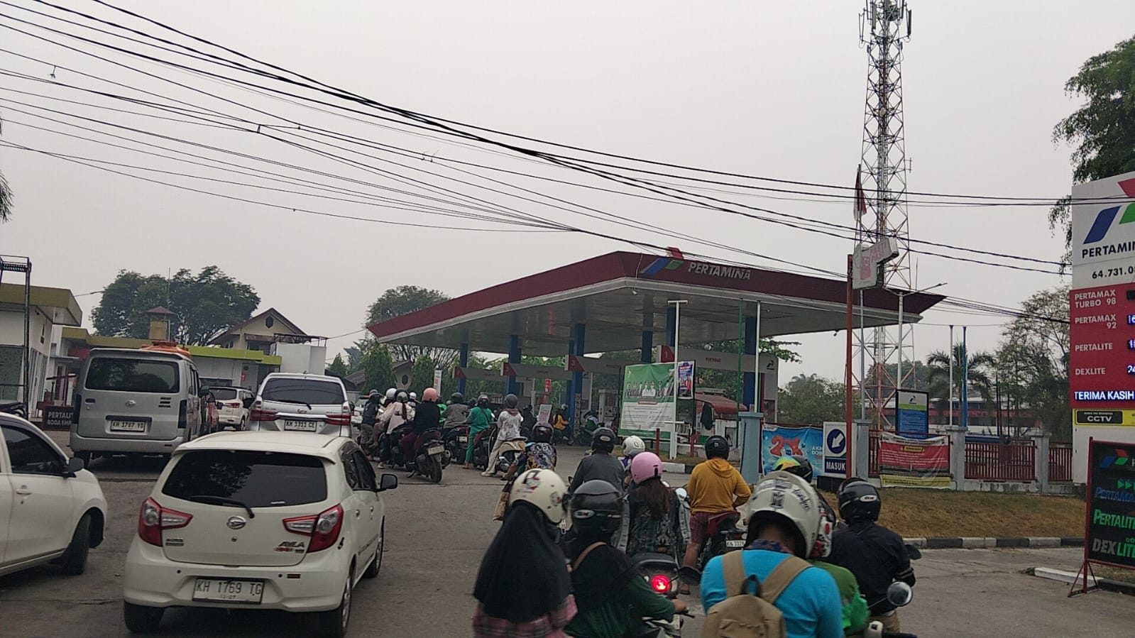 Arton S Dohong Soroti Pasokan BBM di Tengah Kabut Asap