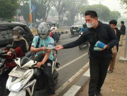 Antisipasi Dampak Kabut Asap, BEMKA Salurkan Ribuan Masker untuk Warga Palangka Raya
