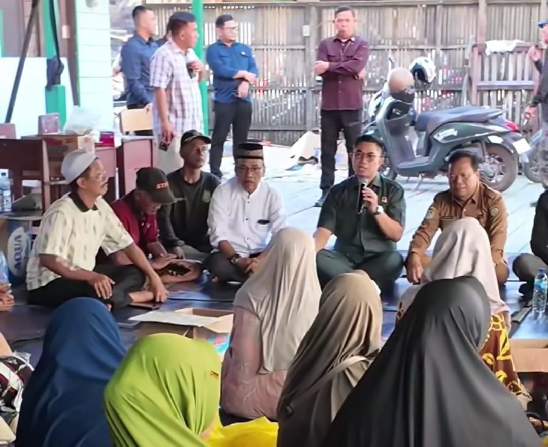 Junaidi Kunjungi Korban Kebakaran di Gang Sari 45 Palangka Raya